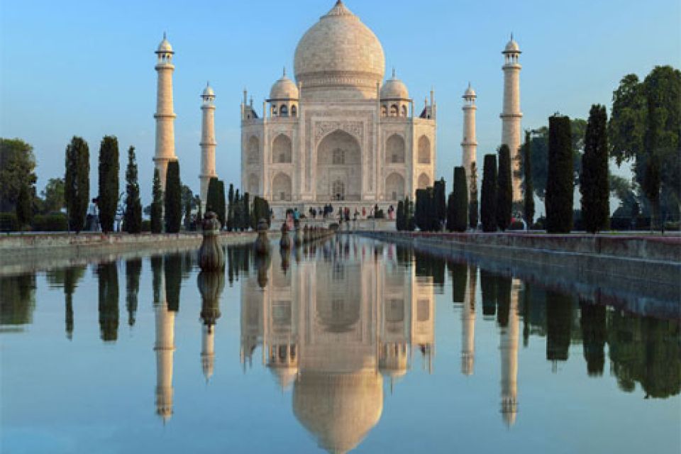 Discover the Majestic Taj Mahal